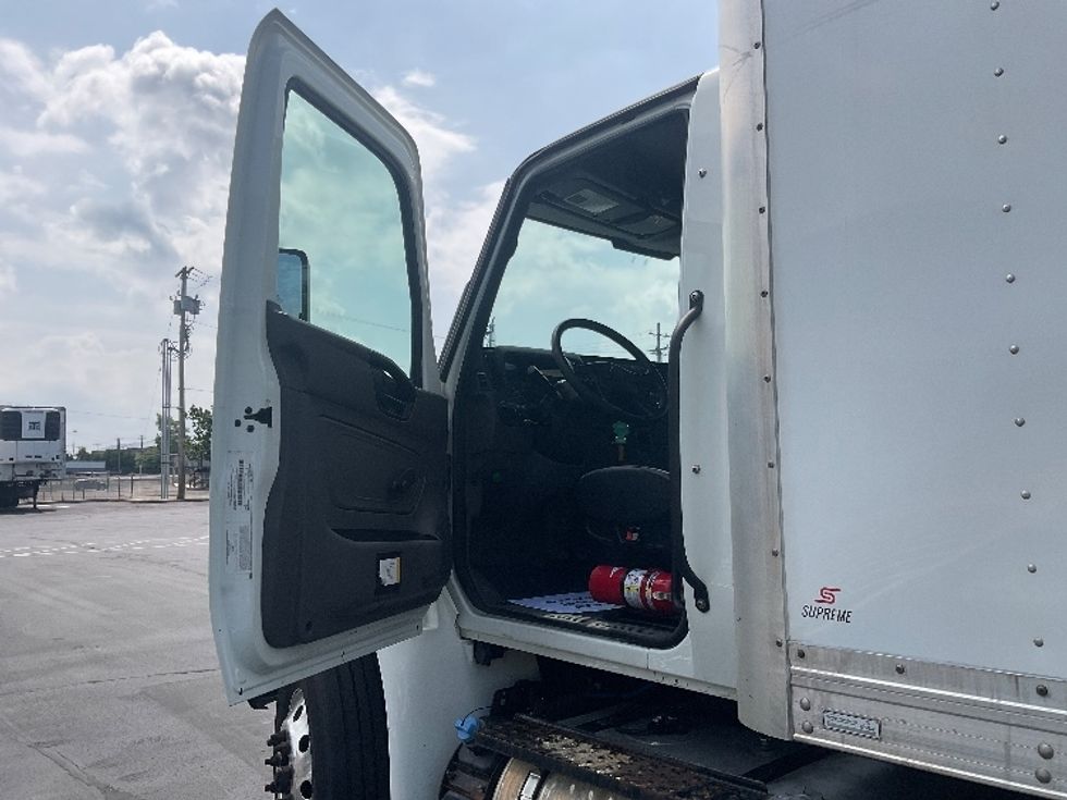 Medium Duty Box Truck-Light and Medium Duty Trucks-International-2023-MV607-Pittsburgh-PA-217,446\n\t\tmiles-$ 53,500 - Image 16