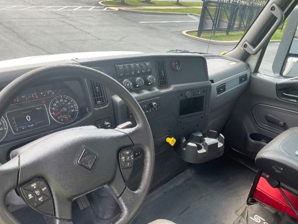 Medium Duty Box Truck-Light and Medium Duty Trucks-International-2023-MV607-Pittsburgh-PA-217,446\n\t\tmiles-$ 53,500 - Image 17