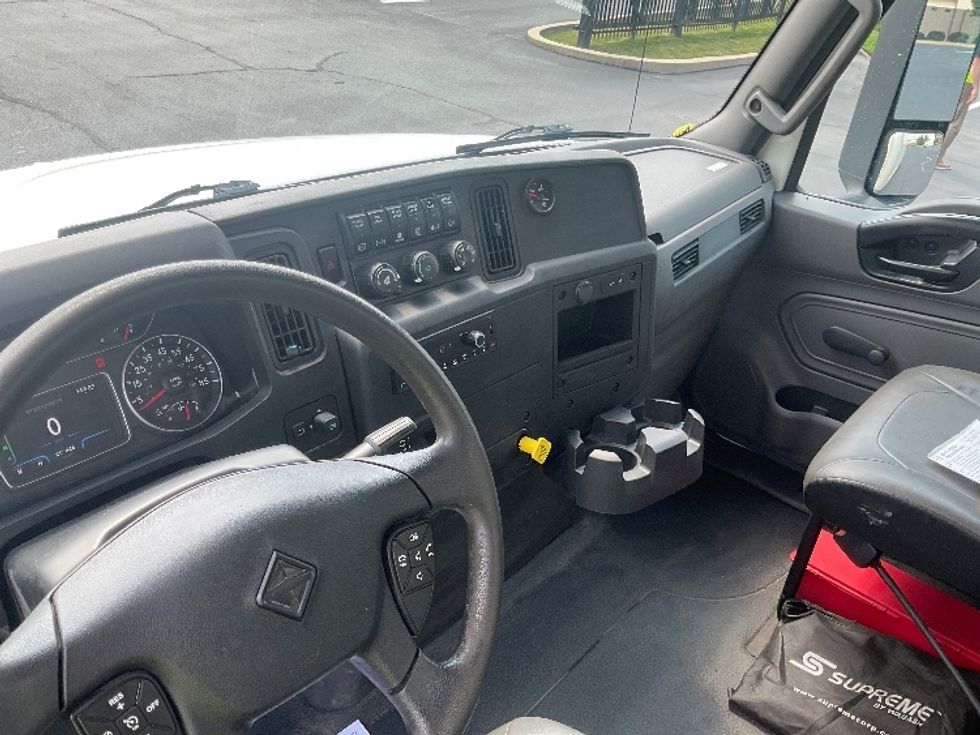 Medium Duty Box Truck-Light and Medium Duty Trucks-International-2023-MV607-Pittsburgh-PA-217,446\n\t\tmiles-$ 53,500 - Image 18