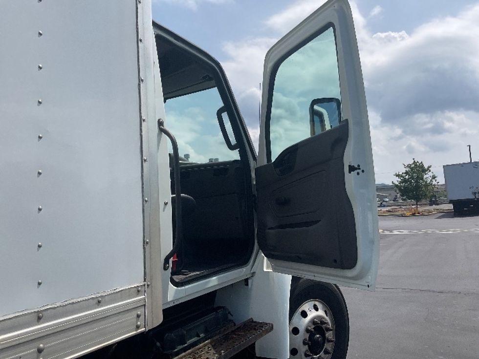 Medium Duty Box Truck-Light and Medium Duty Trucks-International-2023-MV607-Pittsburgh-PA-217,446\n\t\tmiles-$ 53,500 - Image 20