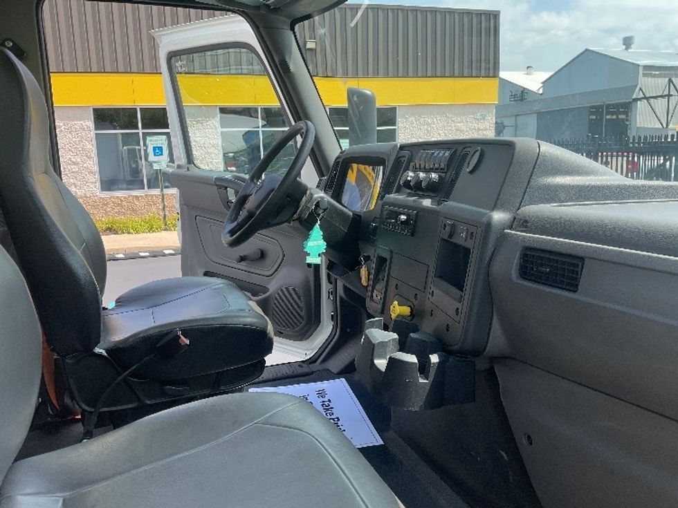 Medium Duty Box Truck-Light and Medium Duty Trucks-International-2023-MV607-Pittsburgh-PA-217,446\n\t\tmiles-$ 53,500 - Image 22