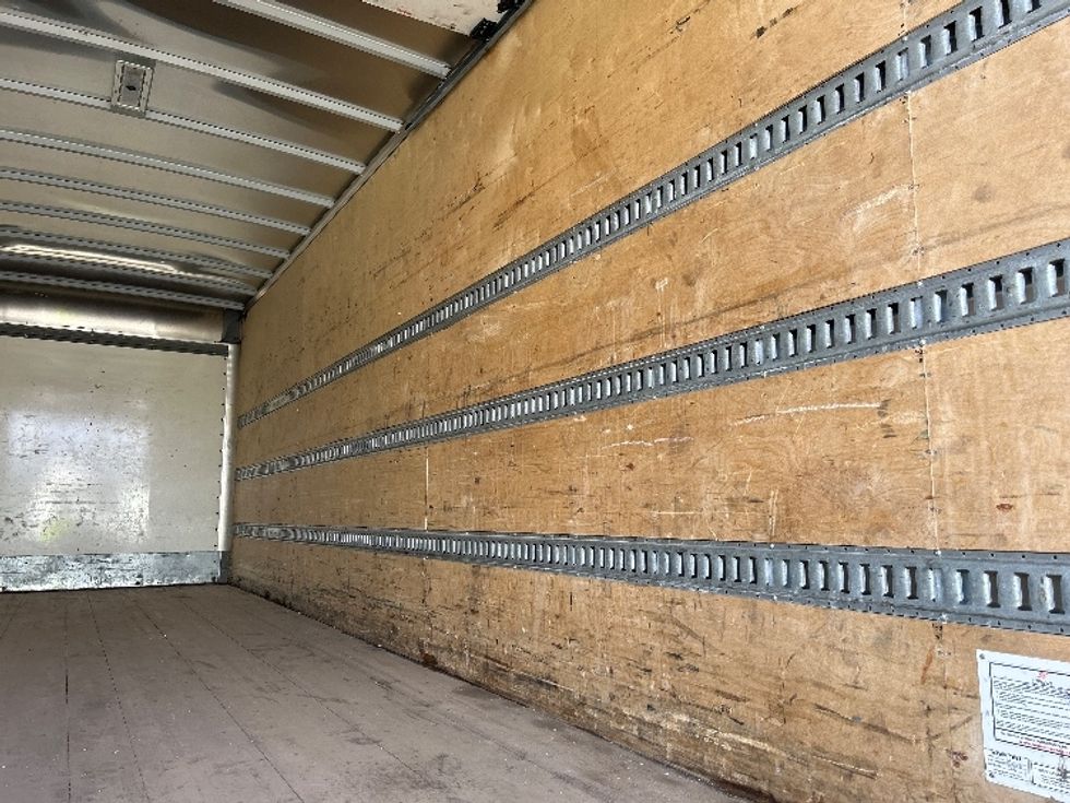 Medium Duty Box Truck-Light and Medium Duty Trucks-International-2023-MV607-Pittsburgh-PA-39,600\n\t\tmiles-$ 82,250 - Image 12