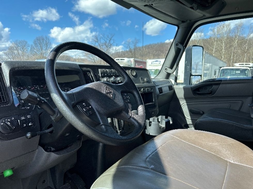 Medium Duty Box Truck-Light and Medium Duty Trucks-International-2023-MV607-Pittsburgh-PA-39,600\n\t\tmiles-$ 82,250 - Image 17