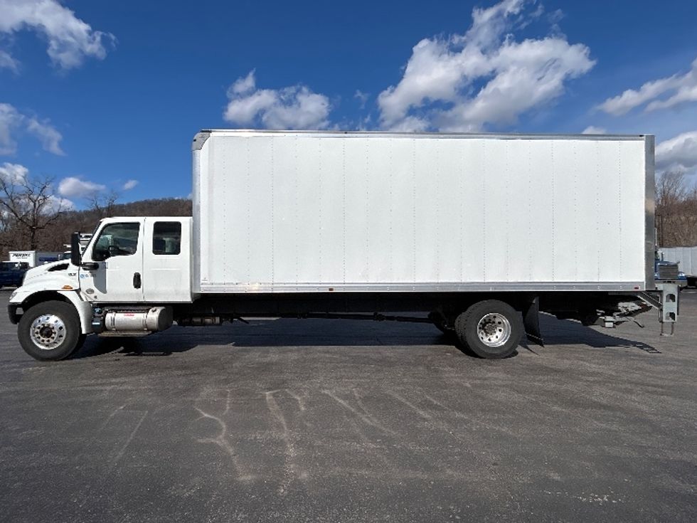 Medium Duty Box Truck-Light and Medium Duty Trucks-International-2023-MV607-Pittsburgh-PA-39,600\n\t\tmiles-$ 82,250 - Image 4
