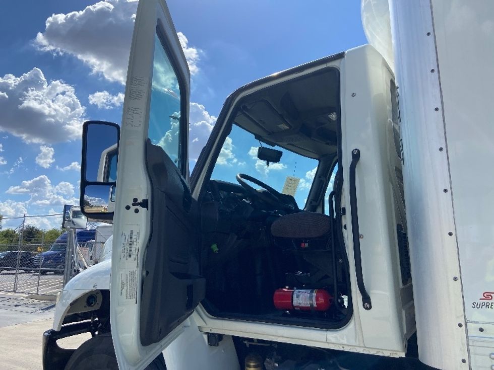 Medium Duty Box Truck-Light and Medium Duty Trucks-International-2023-MV607-San Antonio-TX-154,797\n\t\tmiles-$ 77,500 - Image 16