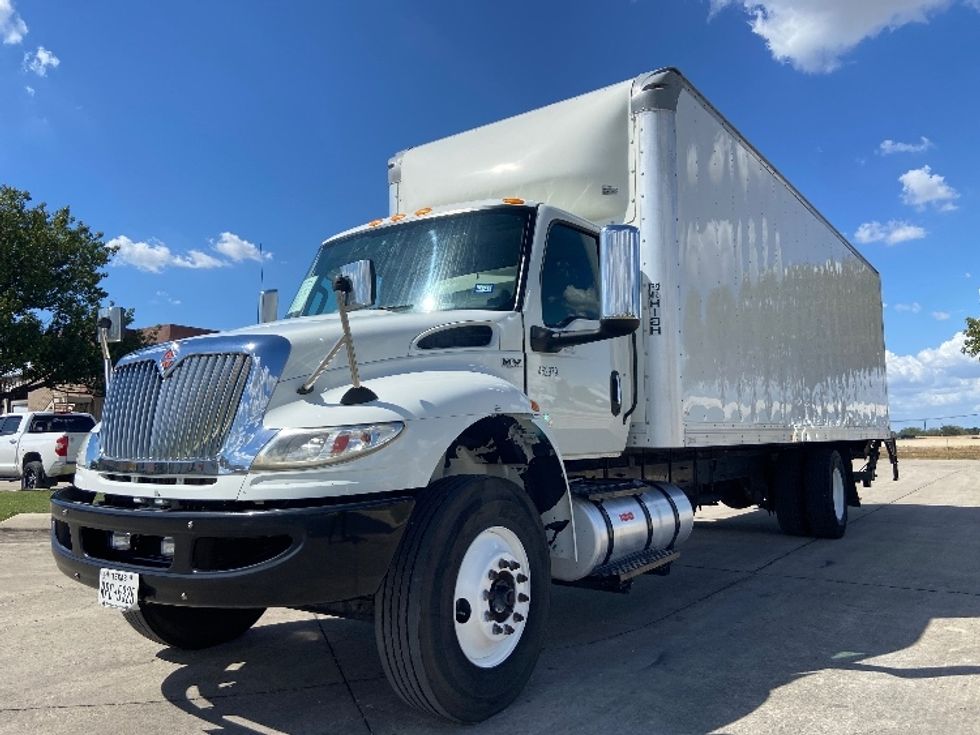 Medium Duty Box Truck-Light and Medium Duty Trucks-International-2023-MV607-San Antonio-TX-154,797\n\t\tmiles-$ 77,500 - Image 3