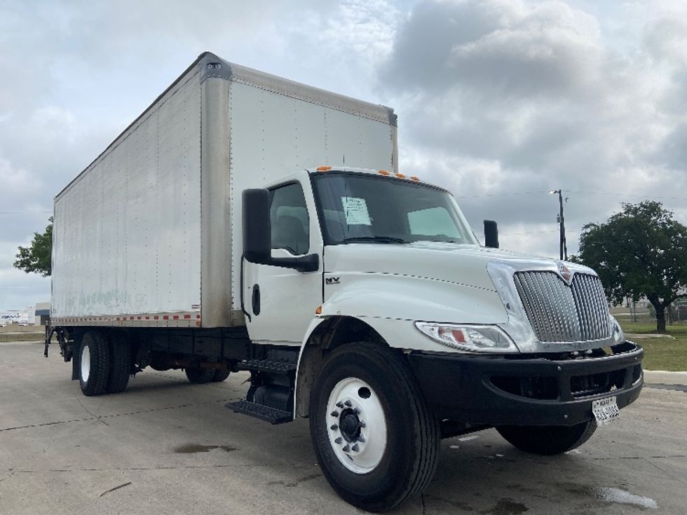 Medium Duty Box Truck-Light and Medium Duty Trucks-International-2023-MV607-San Antonio-TX-267,398\n\t\tmiles-$ 46,500 - Image 1