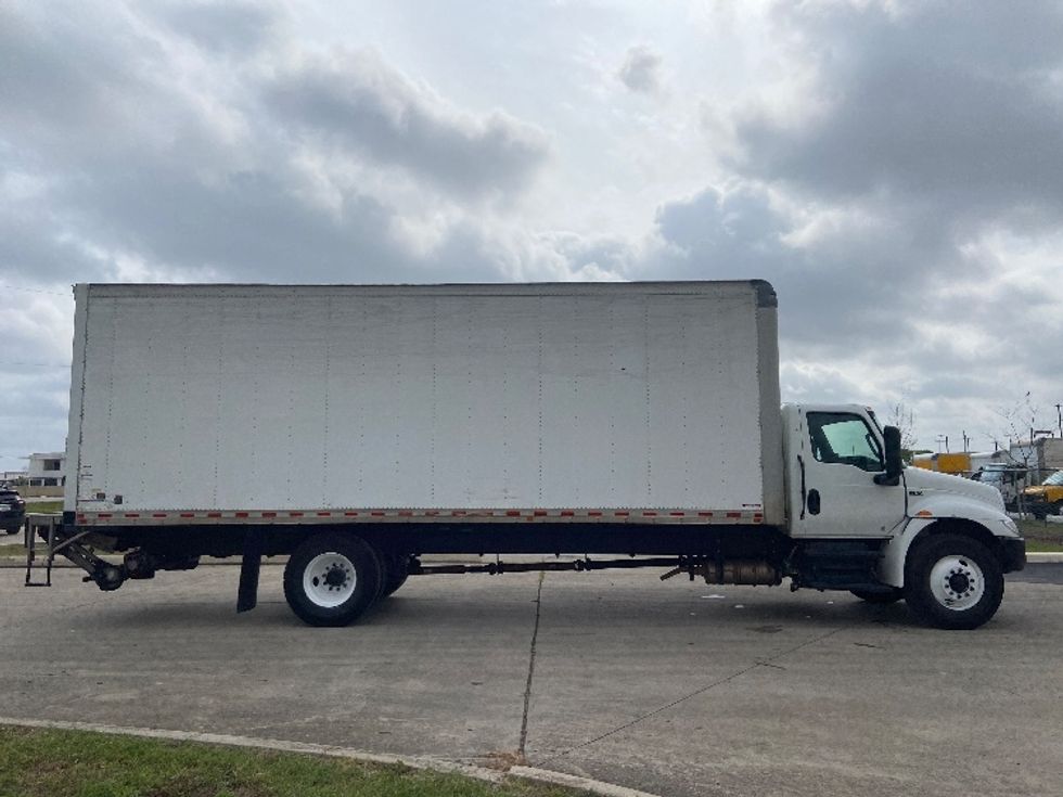 Medium Duty Box Truck-Light and Medium Duty Trucks-International-2023-MV607-San Antonio-TX-267,398\n\t\tmiles-$ 46,500 - Image 14