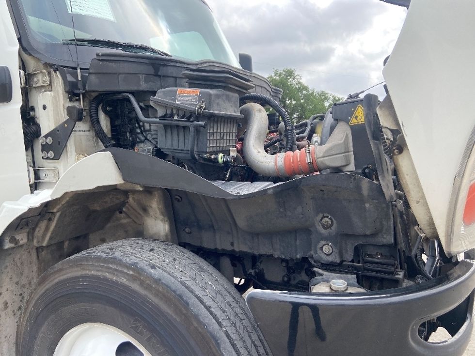 Medium Duty Box Truck-Light and Medium Duty Trucks-International-2023-MV607-San Antonio-TX-267,398\n\t\tmiles-$ 46,500 - Image 22