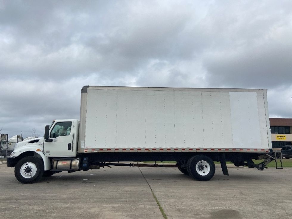 Medium Duty Box Truck-Light and Medium Duty Trucks-International-2023-MV607-San Antonio-TX-267,398\n\t\tmiles-$ 46,500 - Image 4