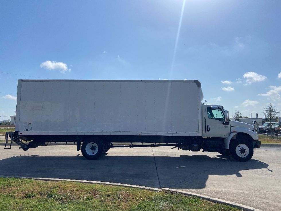 Medium Duty Box Truck-Light and Medium Duty Trucks-International-2023-MV607-San Antonio-TX-280,228\n\t\tmiles-$ 45,250 - Image 15