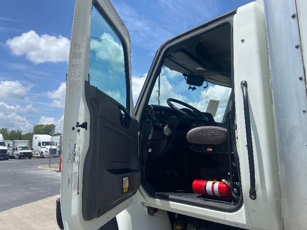 Medium Duty Box Truck-Light and Medium Duty Trucks-International-2023-MV607-San Antonio-TX-299,546\n\t\tmiles-$ 43,250 - Image 16