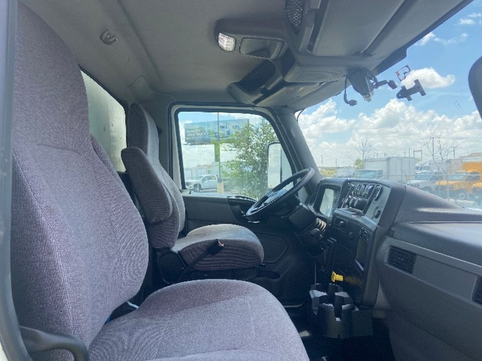 Medium Duty Box Truck-Light and Medium Duty Trucks-International-2023-MV607-San Antonio-TX-299,546\n\t\tmiles-$ 43,250 - Image 22