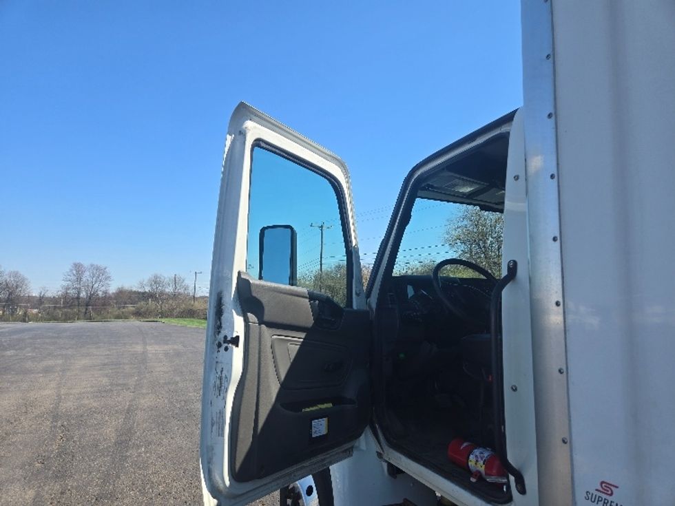 Medium Duty Box Truck-Light and Medium Duty Trucks-International-2023-MV607-White Deer-PA-182,115\n\t\tmiles-$ 54,000 - Image 16