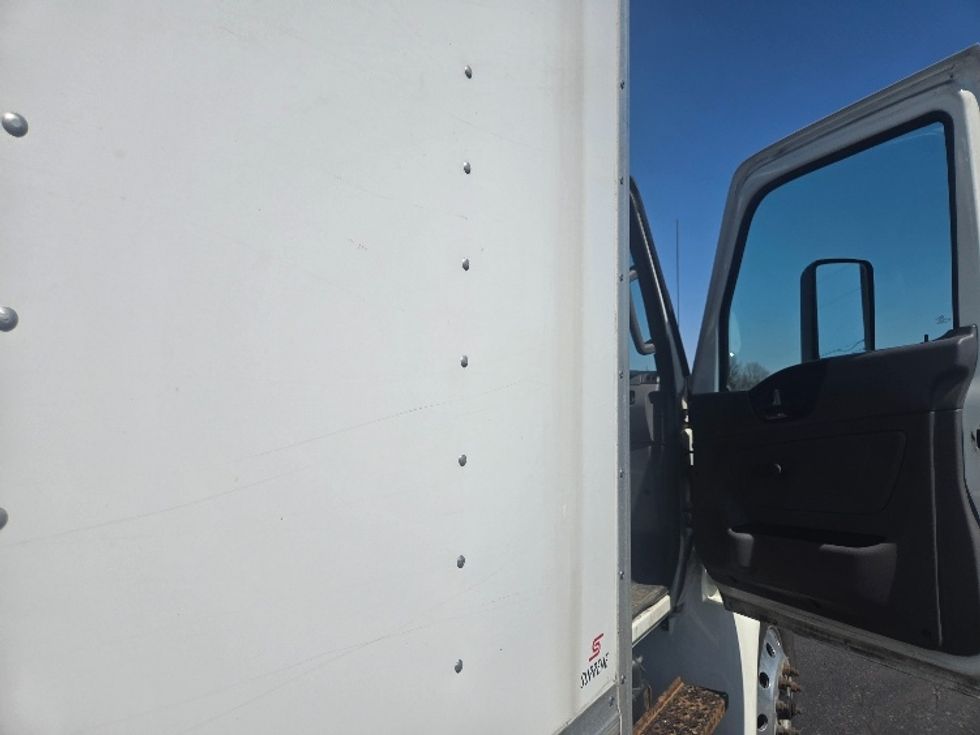 Medium Duty Box Truck-Light and Medium Duty Trucks-International-2023-MV607-White Deer-PA-182,115\n\t\tmiles-$ 54,000 - Image 20