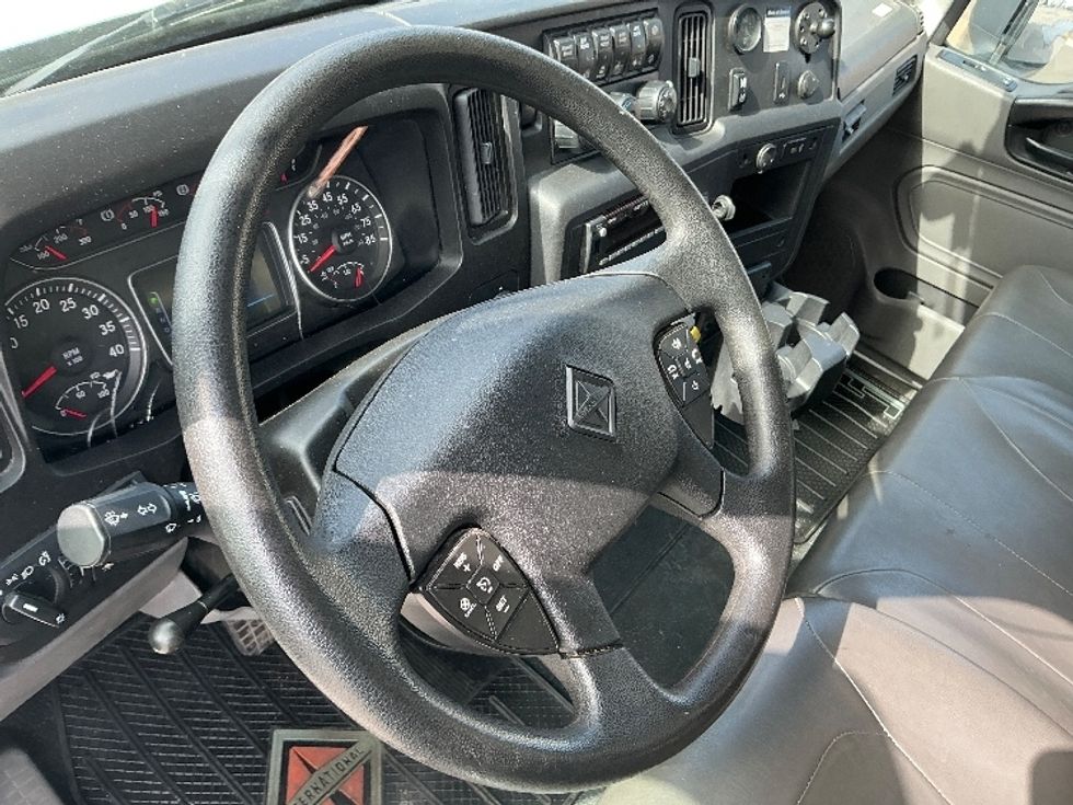 Medium Duty Box Truck-Light and Medium Duty Trucks-International-2023-MV607-Wilkes Barre-PA-191,097\n\t\tmiles-$ 61,000 - Image 17