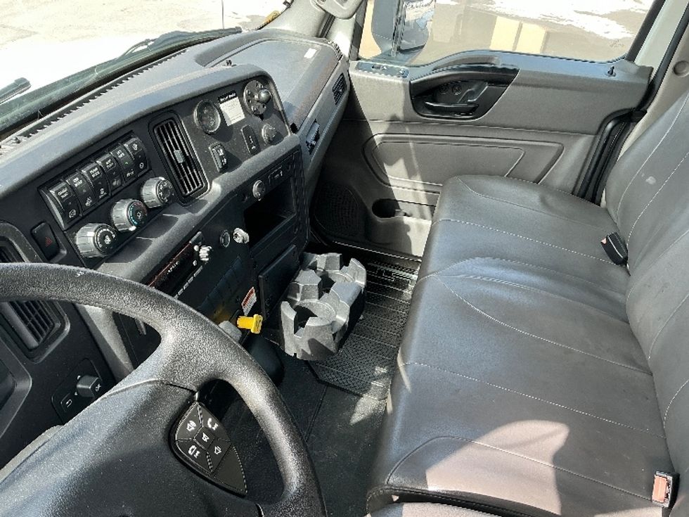 Medium Duty Box Truck-Light and Medium Duty Trucks-International-2023-MV607-Wilkes Barre-PA-191,097\n\t\tmiles-$ 61,000 - Image 19