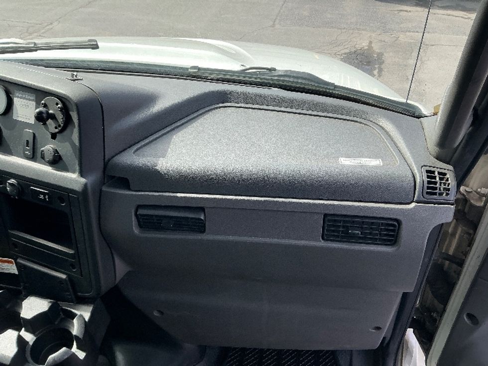 Medium Duty Box Truck-Light and Medium Duty Trucks-International-2023-MV607-Wilkes Barre-PA-191,097\n\t\tmiles-$ 61,000 - Image 21