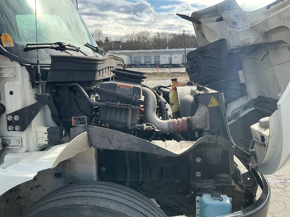 Medium Duty Box Truck-Light and Medium Duty Trucks-International-2023-MV607-Wilkes Barre-PA-191,097\n\t\tmiles-$ 61,000 - Image 23