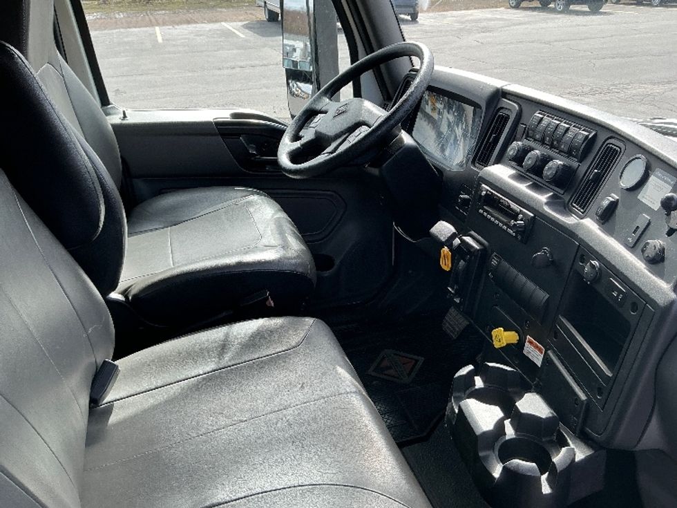 Medium Duty Box Truck-Light and Medium Duty Trucks-International-2023-MV607-Wilkes Barre-PA-191,097\n\t\tmiles-$ 61,000 - Image 22