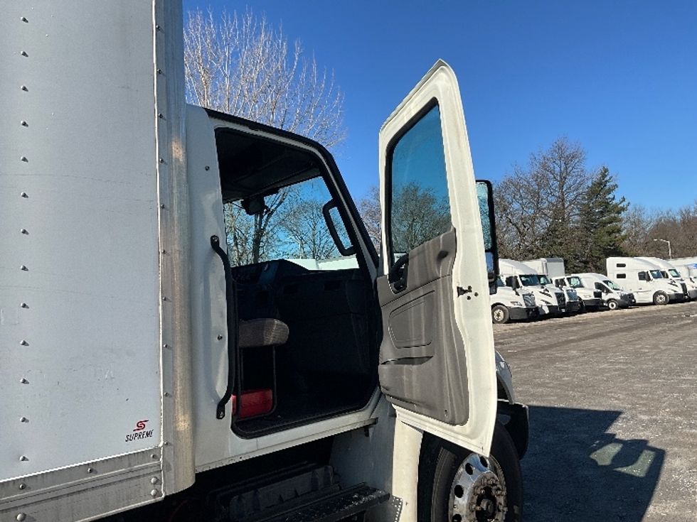 Medium Duty Box Truck-Light and Medium Duty Trucks-International-2023-MV607-Wilkes Barre-PA-293,500\n\t\tmiles-$ 47,500 - Image 19
