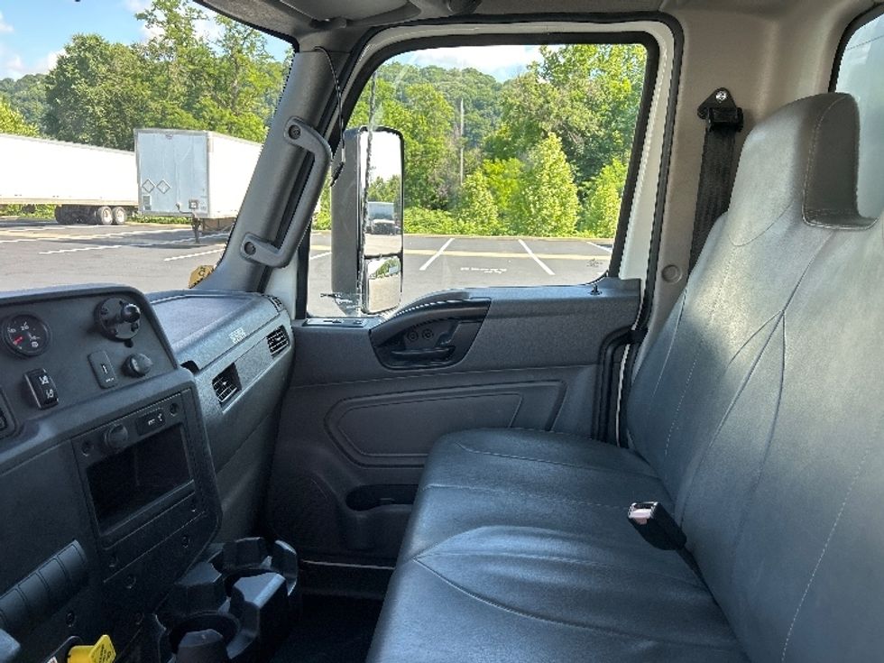 Medium Duty Box Truck-Light and Medium Duty Trucks-International-2023-MV607N-Akron-OH-218,896\n\t\tmiles-$ 59,000 - Image 18