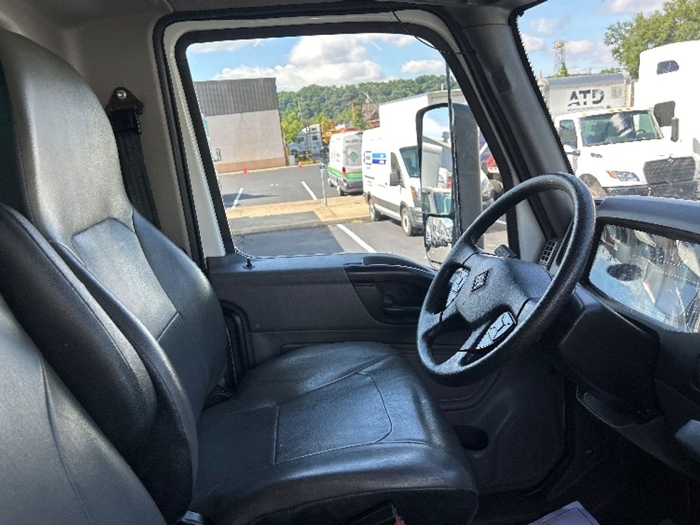 Medium Duty Box Truck-Light and Medium Duty Trucks-International-2023-MV607N-Akron-OH-218,896\n\t\tmiles-$ 59,000 - Image 21