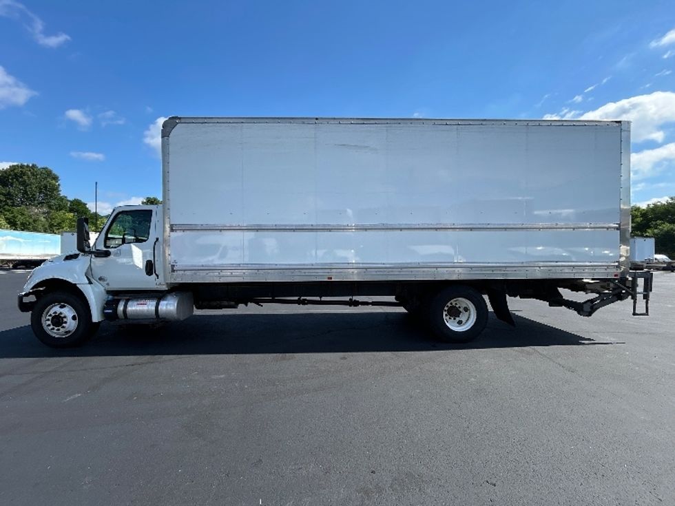 Medium Duty Box Truck-Light and Medium Duty Trucks-International-2023-MV607N-Akron-OH-218,896\n\t\tmiles-$ 59,000 - Image 4