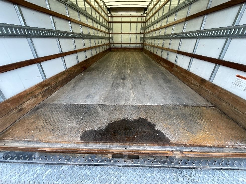 Medium Duty Box Truck-Light and Medium Duty Trucks-International-2023-MV607N-Boucherville-PQ-341,072\n\t\tkm-$ 59,500 - Image 10