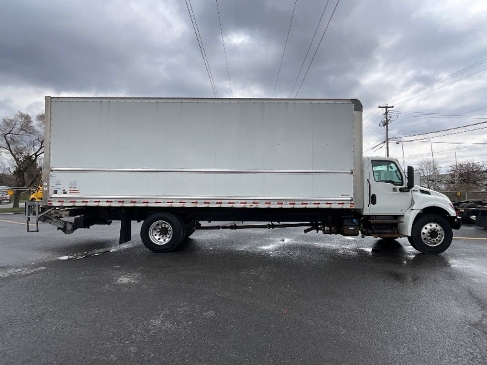Medium Duty Box Truck-Light and Medium Duty Trucks-International-2023-MV607N-Boucherville-PQ-341,072\n\t\tkm-$ 59,500 - Image 15