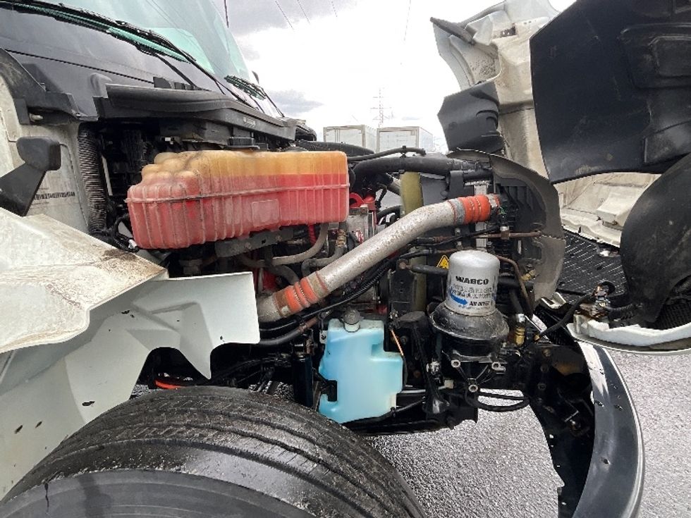 Medium Duty Box Truck-Light and Medium Duty Trucks-International-2023-MV607N-Boucherville-PQ-341,072\n\t\tkm-$ 59,500 - Image 20