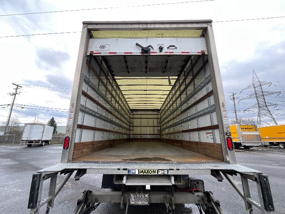 Medium Duty Box Truck-Light and Medium Duty Trucks-International-2023-MV607N-Boucherville-PQ-341,072\n\t\tkm-$ 59,500 - Image 8