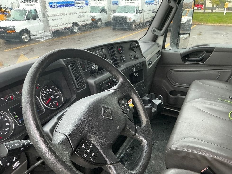 Medium Duty Box Truck-Light and Medium Duty Trucks-International-2023-MV607N-Cincinnati-OH-169,384\n\t\tmiles-$ 56,750 - Image 17