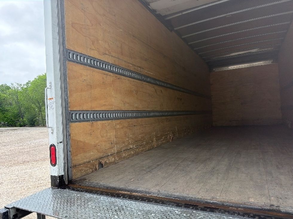 Medium Duty Box Truck-Light and Medium Duty Trucks-International-2023-MV607N-Dallas-TX-326,238\n\t\tmiles-$ 35,250 - Image 11
