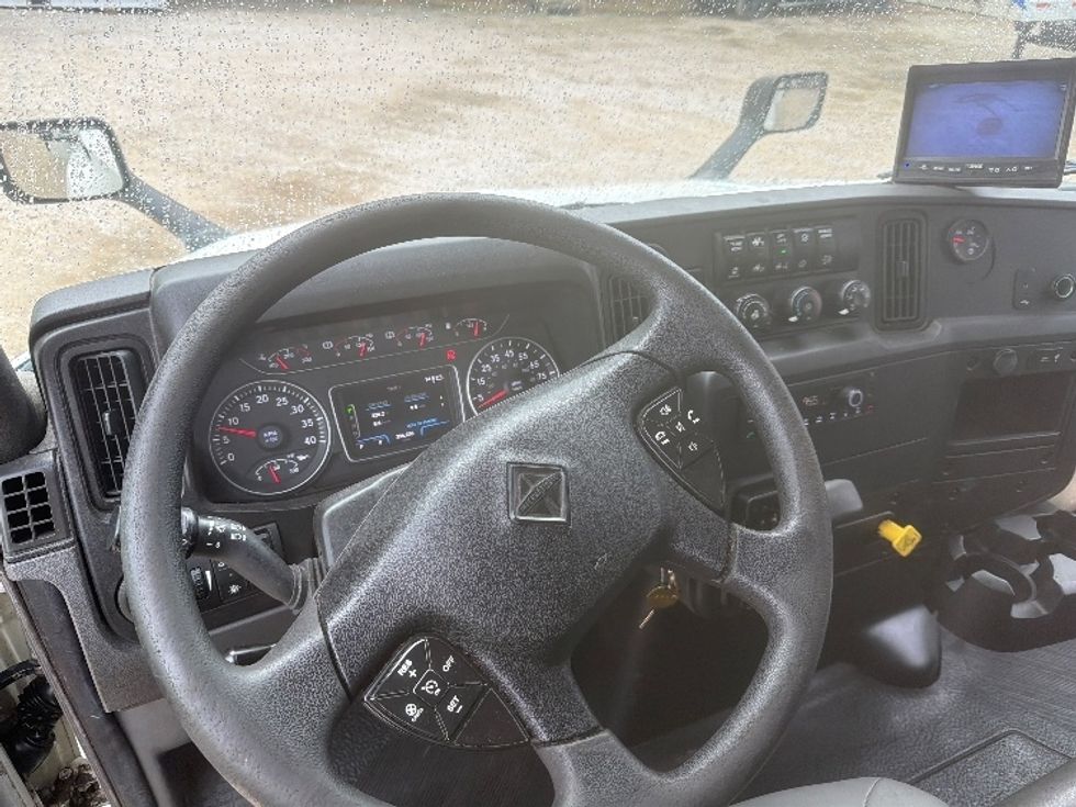 Medium Duty Box Truck-Light and Medium Duty Trucks-International-2023-MV607N-Dallas-TX-326,238\n\t\tmiles-$ 35,250 - Image 17