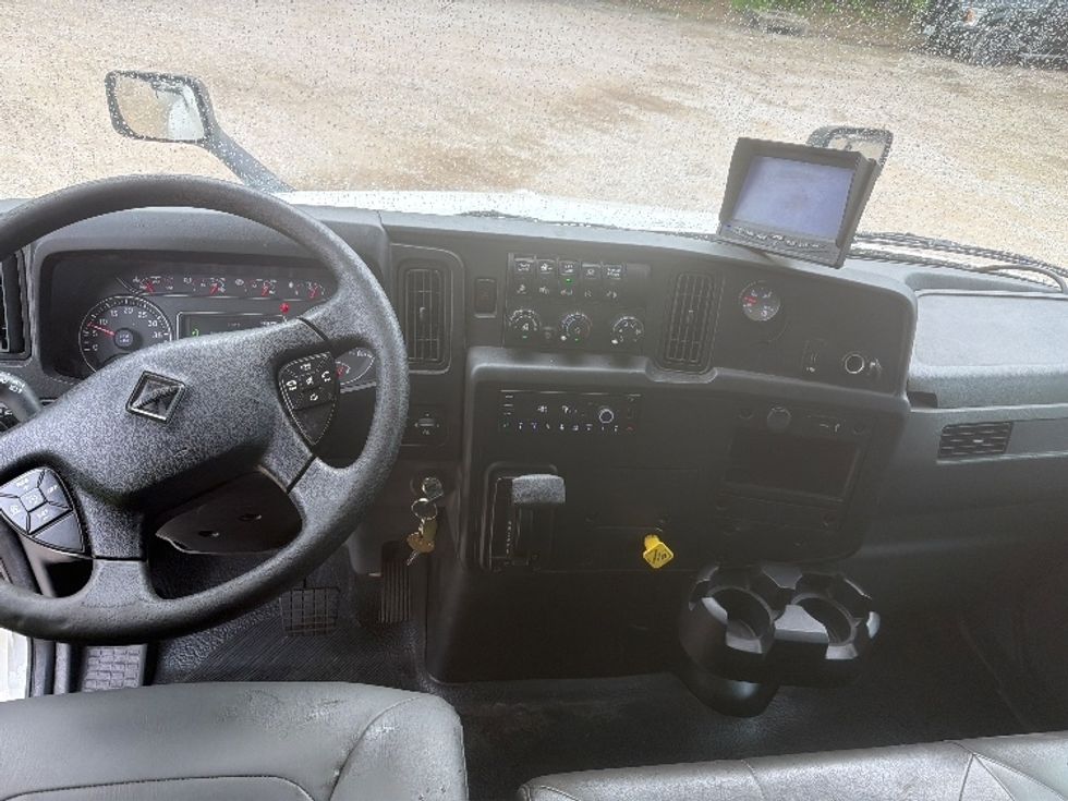 Medium Duty Box Truck-Light and Medium Duty Trucks-International-2023-MV607N-Dallas-TX-326,238\n\t\tmiles-$ 35,250 - Image 18