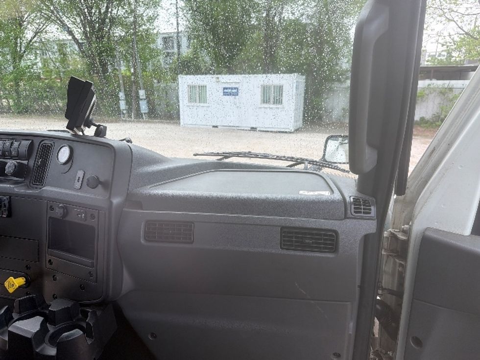 Medium Duty Box Truck-Light and Medium Duty Trucks-International-2023-MV607N-Dallas-TX-326,238\n\t\tmiles-$ 35,250 - Image 21