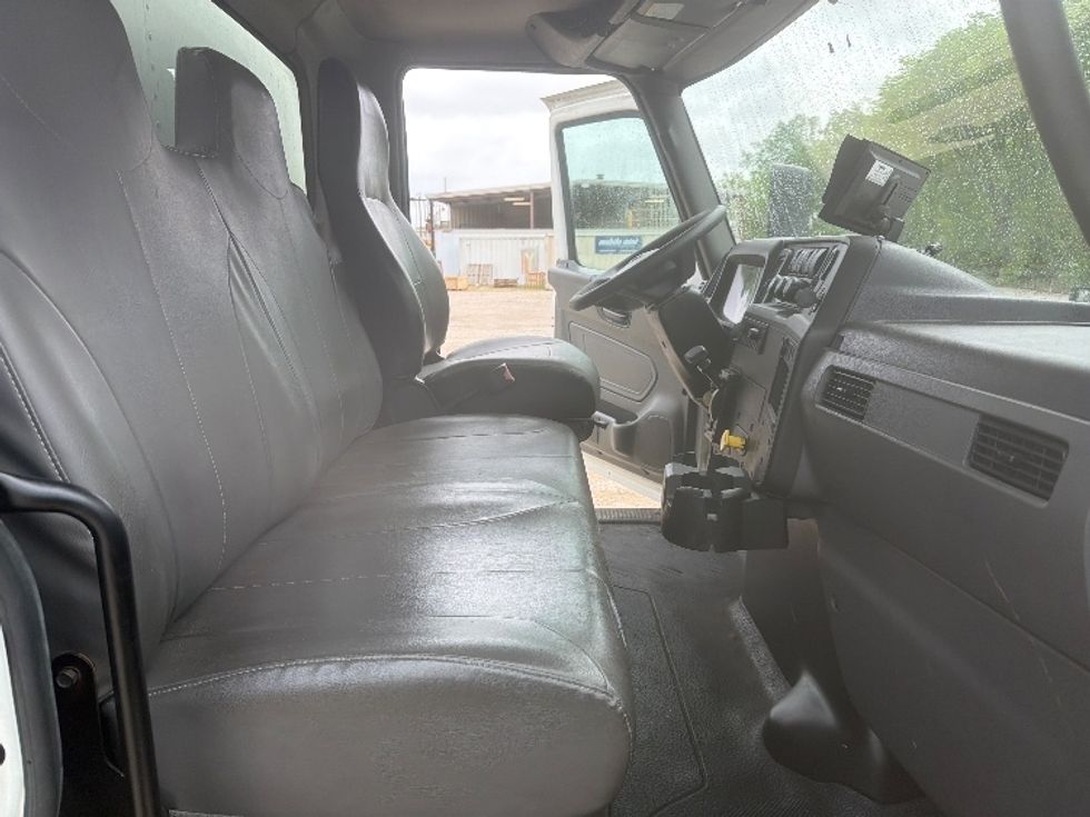 Medium Duty Box Truck-Light and Medium Duty Trucks-International-2023-MV607N-Dallas-TX-326,238\n\t\tmiles-$ 35,250 - Image 22