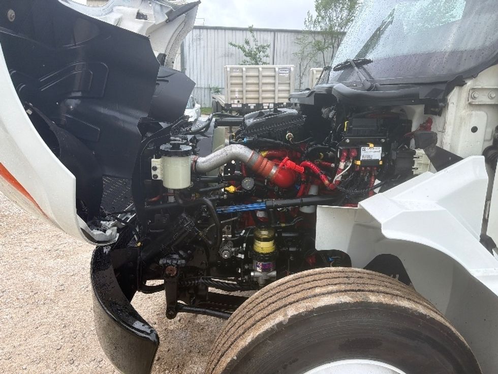 Medium Duty Box Truck-Light and Medium Duty Trucks-International-2023-MV607N-Dallas-TX-326,238\n\t\tmiles-$ 35,250 - Image 24