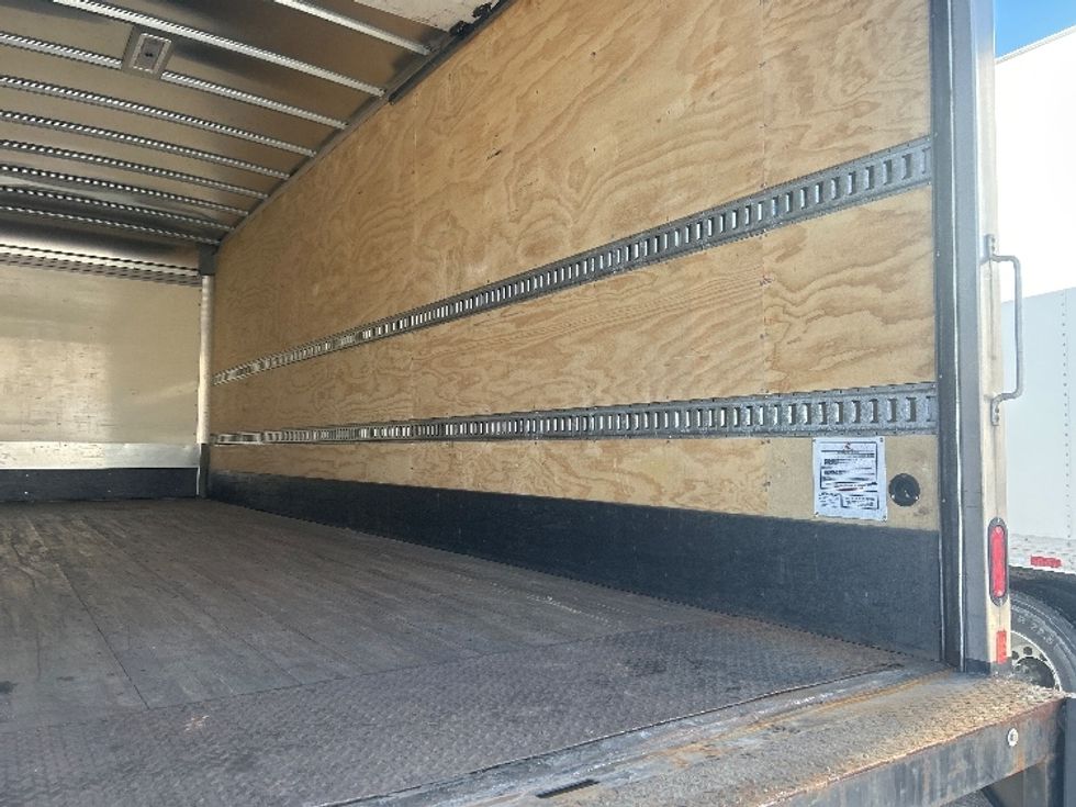 Medium Duty Box Truck-Light and Medium Duty Trucks-International-2023-MV607N-Eagan-MN-92,888\n\t\tmiles-$ 72,000 - Image 21