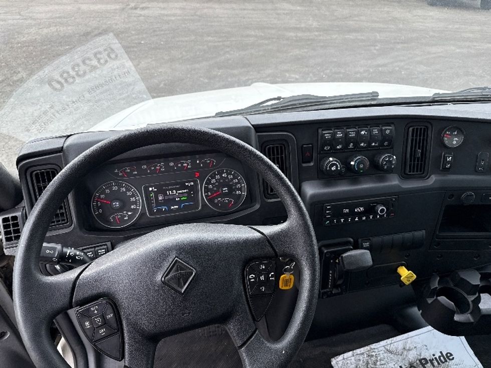 Medium Duty Box Truck-Light and Medium Duty Trucks-International-2023-MV607N-East Chicago-IN-28,992\n\t\tmiles-$ 79,250 - Image 17