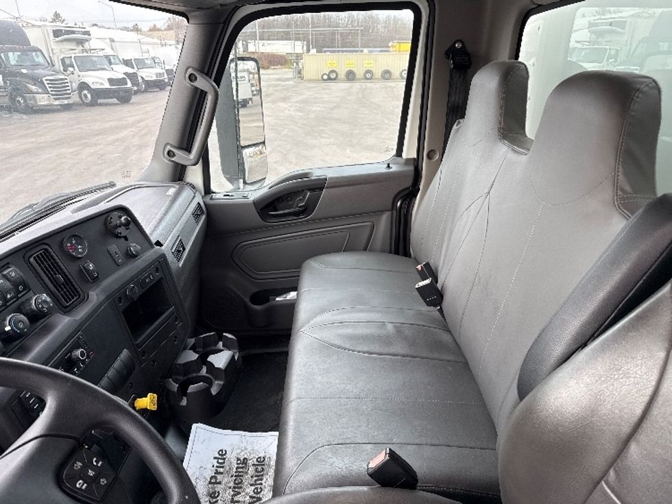 Medium Duty Box Truck-Light and Medium Duty Trucks-International-2023-MV607N-East Chicago-IN-28,992\n\t\tmiles-$ 79,250 - Image 18