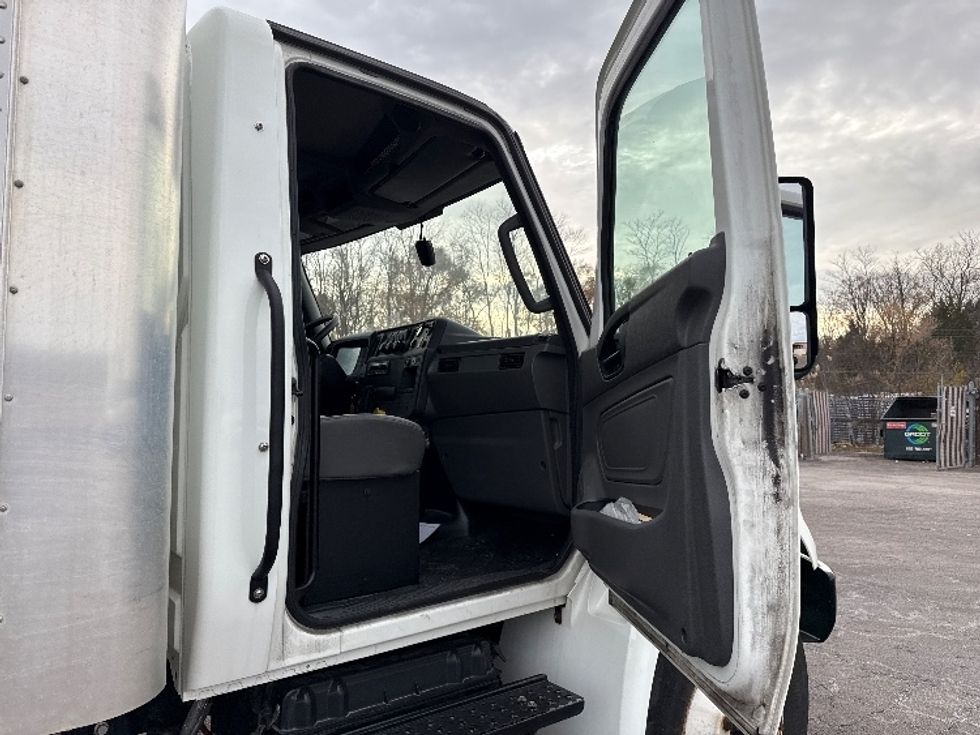 Medium Duty Box Truck-Light and Medium Duty Trucks-International-2023-MV607N-East Chicago-IN-28,992\n\t\tmiles-$ 79,250 - Image 19