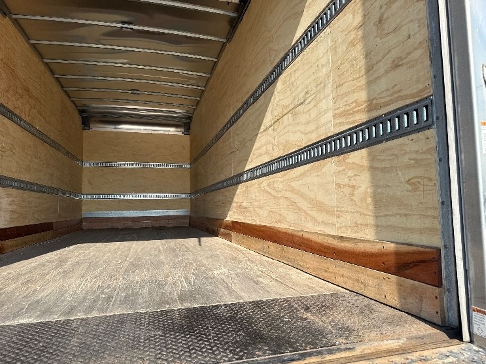 Medium Duty Box Truck-Light and Medium Duty Trucks-International-2023-MV607N-Findlay-OH-229,086\n\t\tmiles-$ 47,000 - Image 12