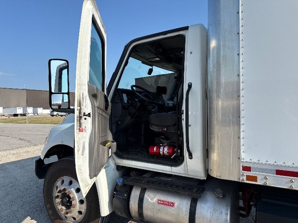 Medium Duty Box Truck-Light and Medium Duty Trucks-International-2023-MV607N-Findlay-OH-229,086\n\t\tmiles-$ 47,000 - Image 16