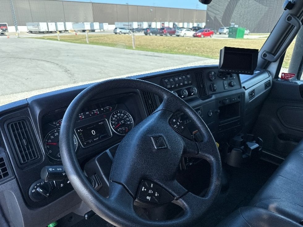 Medium Duty Box Truck-Light and Medium Duty Trucks-International-2023-MV607N-Findlay-OH-229,086\n\t\tmiles-$ 47,000 - Image 17