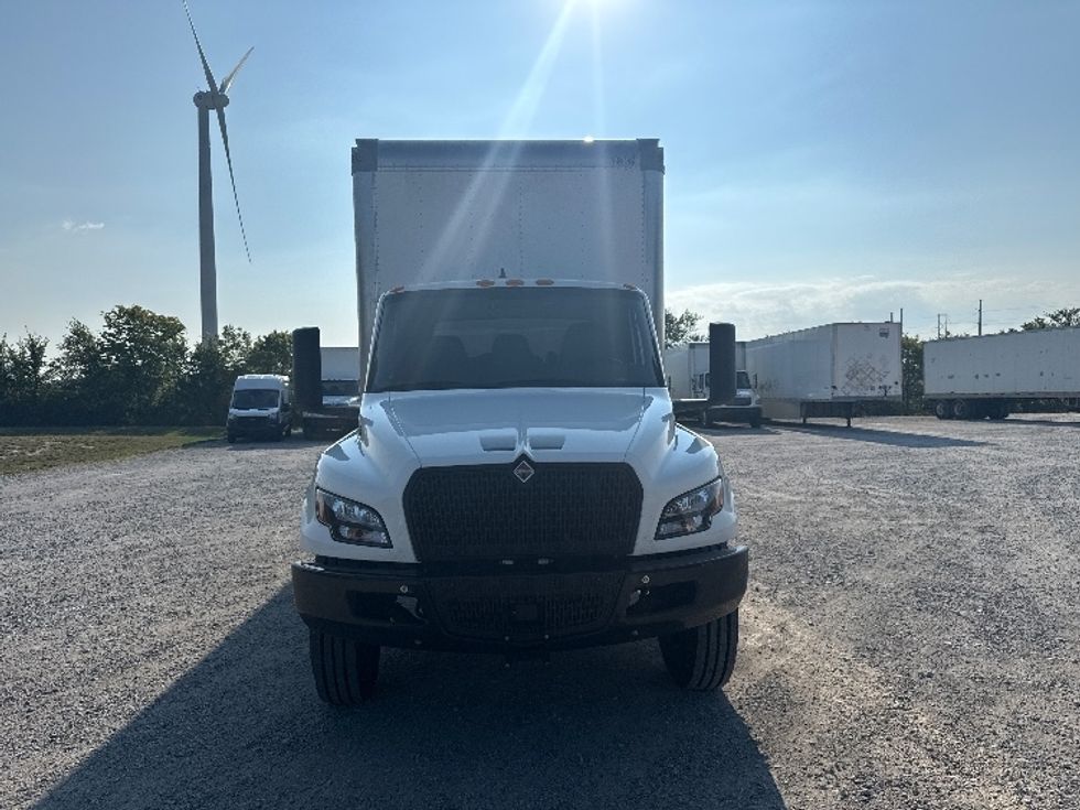 Medium Duty Box Truck-Light and Medium Duty Trucks-International-2023-MV607N-Findlay-OH-229,086\n\t\tmiles-$ 47,000 - Image 2