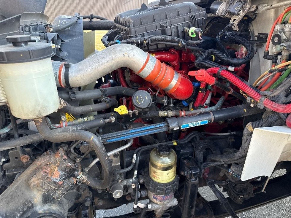 Medium Duty Box Truck-Light and Medium Duty Trucks-International-2023-MV607N-Findlay-OH-229,086\n\t\tmiles-$ 47,000 - Image 24