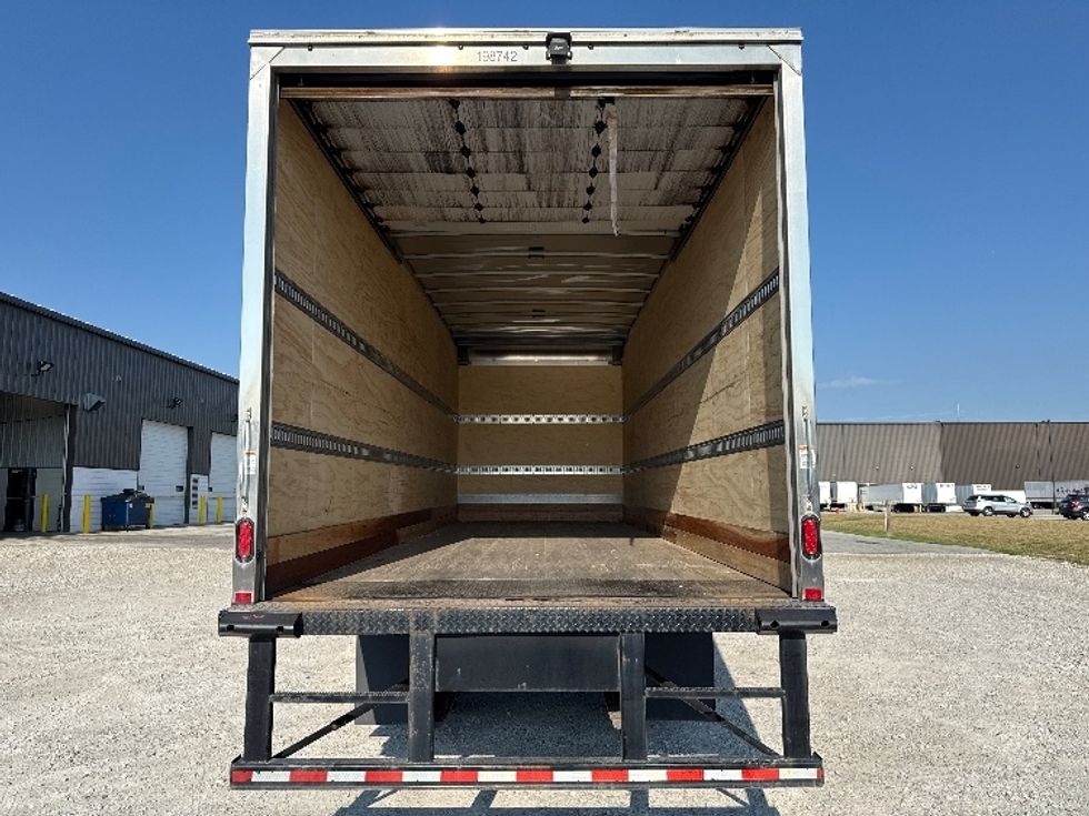 Medium Duty Box Truck-Light and Medium Duty Trucks-International-2023-MV607N-Findlay-OH-229,086\n\t\tmiles-$ 47,000 - Image 8