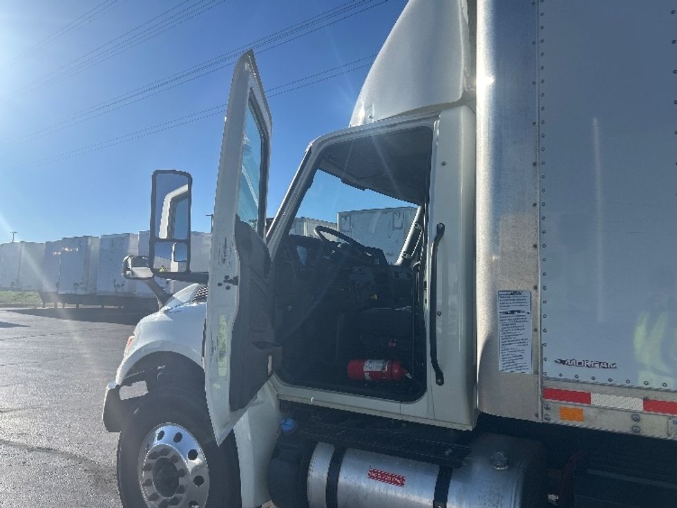 Medium Duty Box Truck-Light and Medium Duty Trucks-International-2023-MV607N-Greeley-CO-214,824\n\t\tmiles-$ 57,250 - Image 16